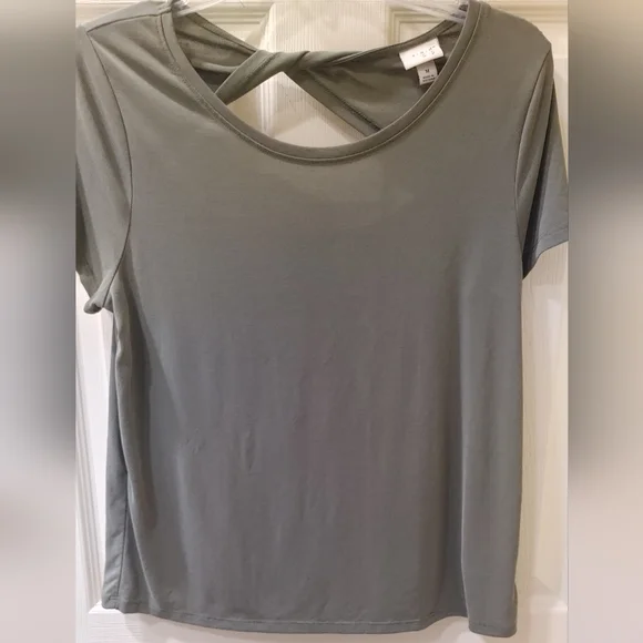 A New Day Women's Medium Khaki Tee - Picture 1 of 8